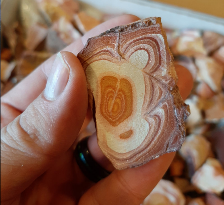 Wonderstone: Red Banded