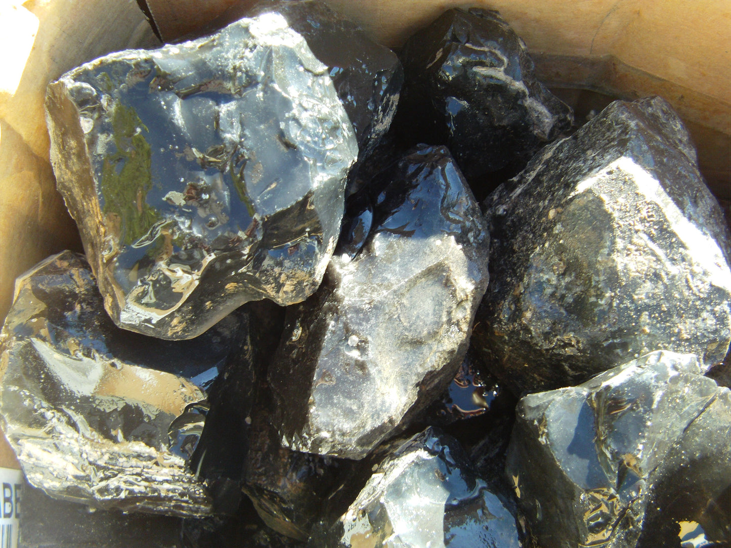 Obsidian, Shiny Black