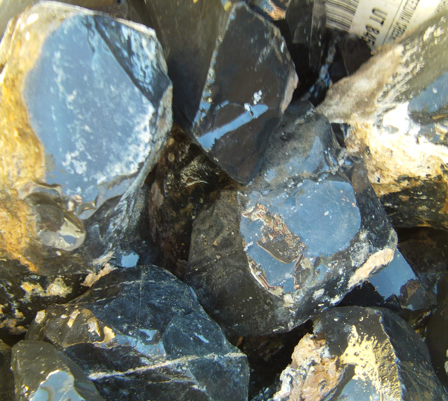 Obsidian, Shiny Black