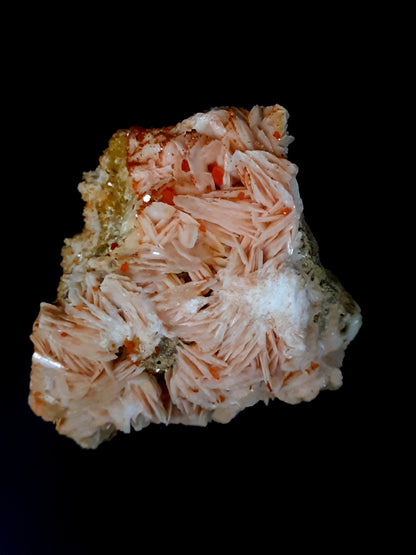 Vanadinite with Barite specimen